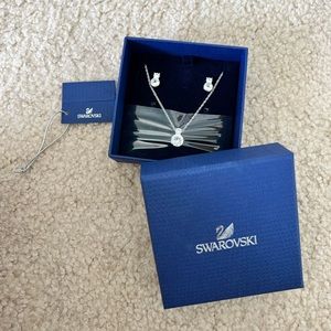 Swarovski Earring and Necklace Brilliance Set